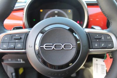 Fiat 600 Icon 1.2 Turbo Hybrid eDCT