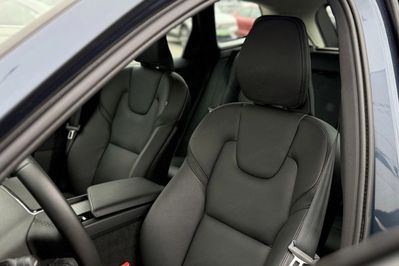 Volvo XC60 B4 B Plus Dark