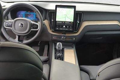 Volvo XC60 B5 B AWD Plus Bright aut