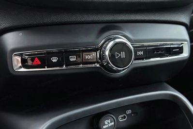 Volvo XC40 B3 Plus Dark