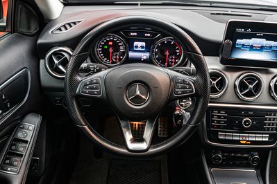 Mercedes GLA 200 7G-DCT