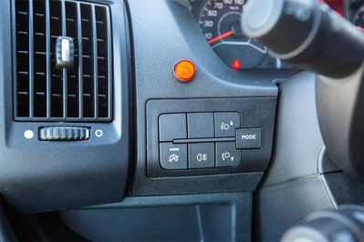 Peugeot Boxer Kontener 8EP + Winda