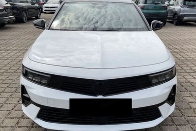 Opel Astra GS  1.2 Turbo AT8