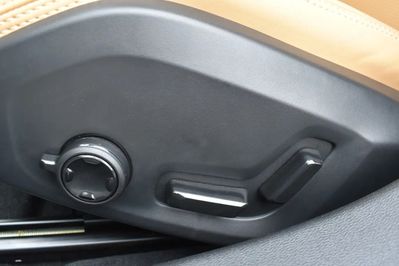 Volvo V60 B4 Plus Dark
