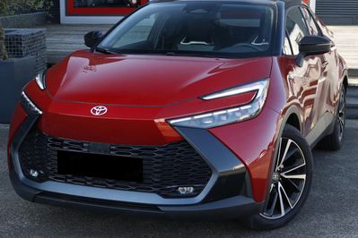 Toyota C-HR Executive 2.0 Plug-in Hybrid Dynamic Force