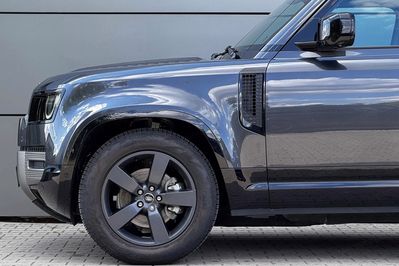 Land Rover Defender 110 D250 X-Dynamic AWD HSE
