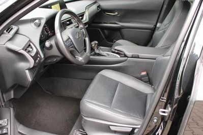 Lexus UX 250h Business Edition 2WD