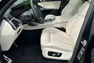 BMW X7 M60i xDrive mHEV sport-aut