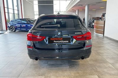 BMW Seria 5 Touring 530i xDrive Sport Line