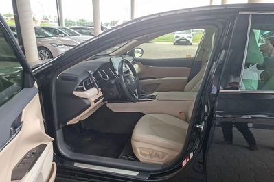 Toyota Camry 2.5 Hybrid Executive CVT