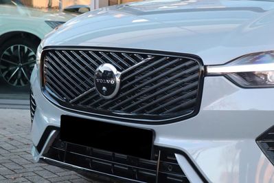 Volvo XC60 B5 B AWD Ultra Dark