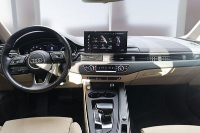 Audi A4 35 TFSI mHEV S tronic