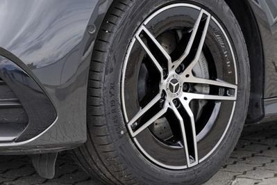 Mercedes Klasa E 300 e 4-Matic AMG