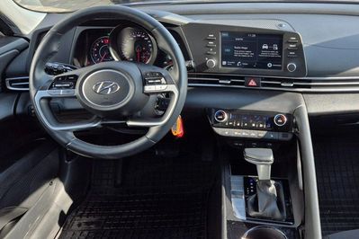 Hyundai Elantra 1.6 Smart DCT