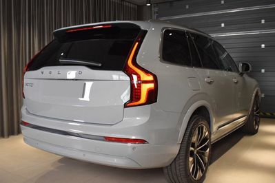 Volvo XC90 B5 AWD Plus Bright