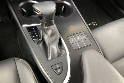 Lexus UX 200 F Sport Design 2WD