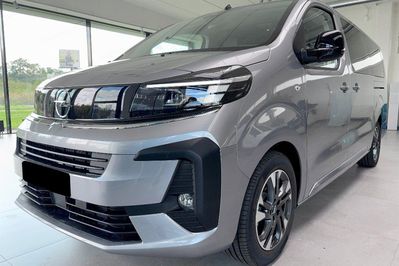 Opel Zafira Life Extra Long L2H1 Business AT8