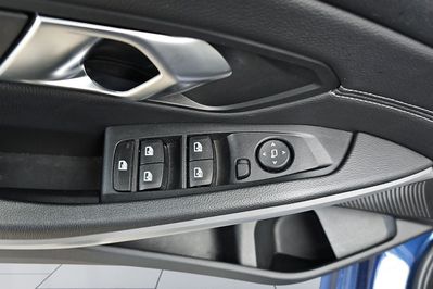 BMW Seria 3 320i Advantage aut