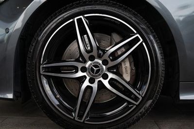 Mercedes E Klasa 400 Coupe 4-Matic 9G-TRONIC