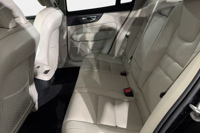 Volvo V60 CC Core B4 D AWD aut