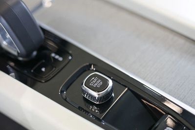 Volvo XC60 B4 D AWD Plus Bright aut