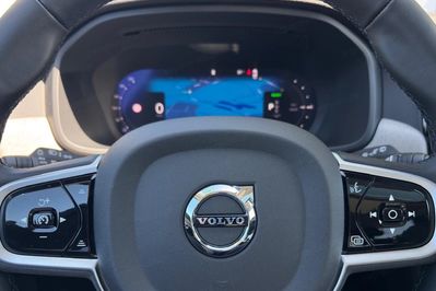 Volvo V90 T8 AWD Plug-In Hybrid Plus Dark