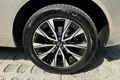 Volvo XC60 B5 B AWD Plus Dark