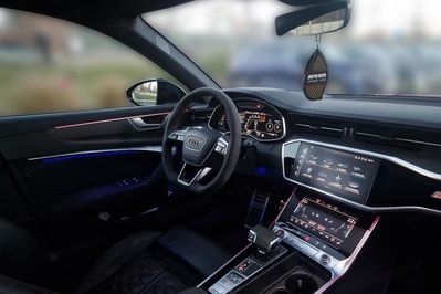 Audi A6 RS6 TFSI mHEV quattro Performance Tiptronic