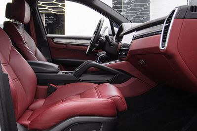 Porsche Cayenne Platinum Edition