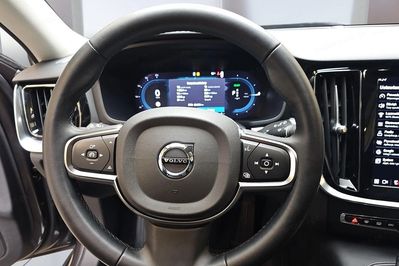 Volvo V60 T6 Plug-In Hybrid AWD Core