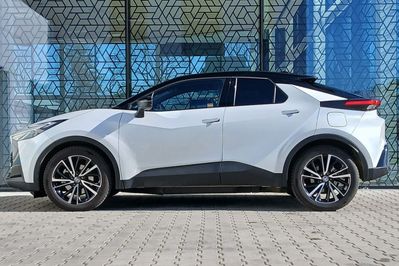 Toyota C-HR 2.0 PHEV Dynamic Force Executive