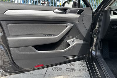 Volkswagen Passat Business 2.0 TDI EVO  DSG