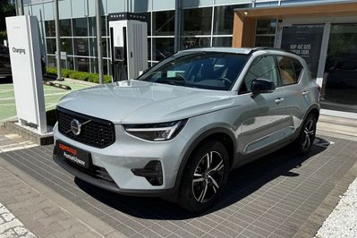Volvo XC40 B3 Plus Dark