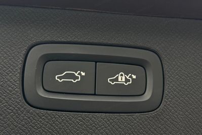 Volvo XC90 T8 AWD Plug-In Hybrid Ultra Dark 7os aut