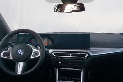 BMW Seria 3 330e M Sport