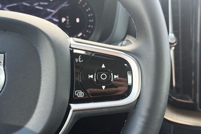 Volvo XC60 B5 B AWD Plus Dark