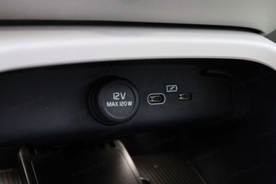 Volvo XC40 B3 Plus Dark