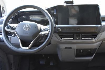 Volkswagen Transporter Plus Edition L2H1 DSG