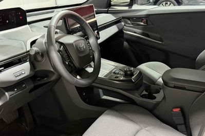 Toyota C-HR + Style BEV