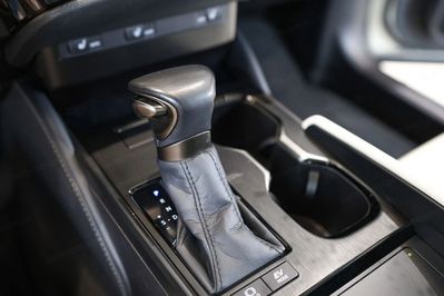 Lexus ES 300h Business Edition