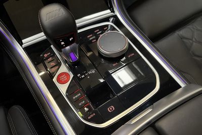 BMW Seria 8 M8