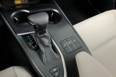 Lexus UX 250h F Sport Design 2WD