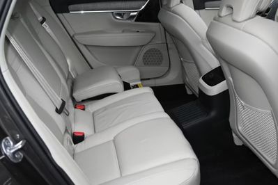 Volvo V90 T6 AWD Plug-In Hybrid Plus Bright