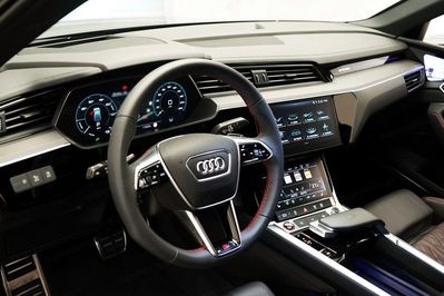Audi Q8 SQ8 TFSI quattro Tiptronic