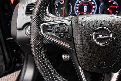 Opel Insignia 2.0 CDTI OPC line