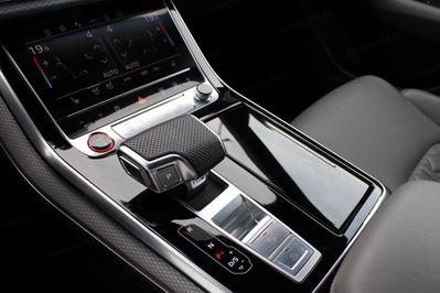 Audi Q8 SQ8 TFSI quattro