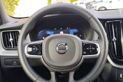 Volvo XC60 B5 B AWD Plus Dark