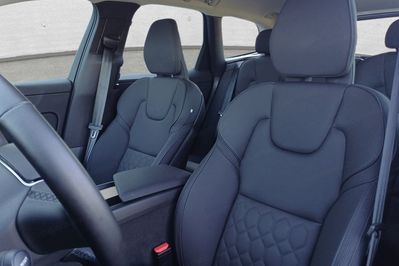 Volvo XC60 B5 B AWD Plus Dark aut