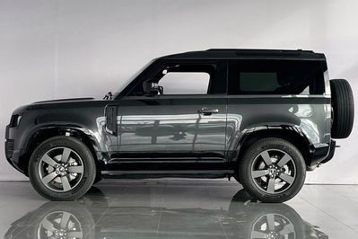 Land Rover Defender 90 D250 X-Dynamic SE