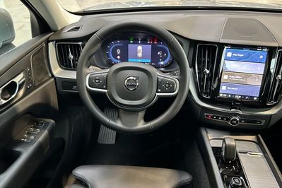 Volvo XC60 B5 B AWD Plus Bright